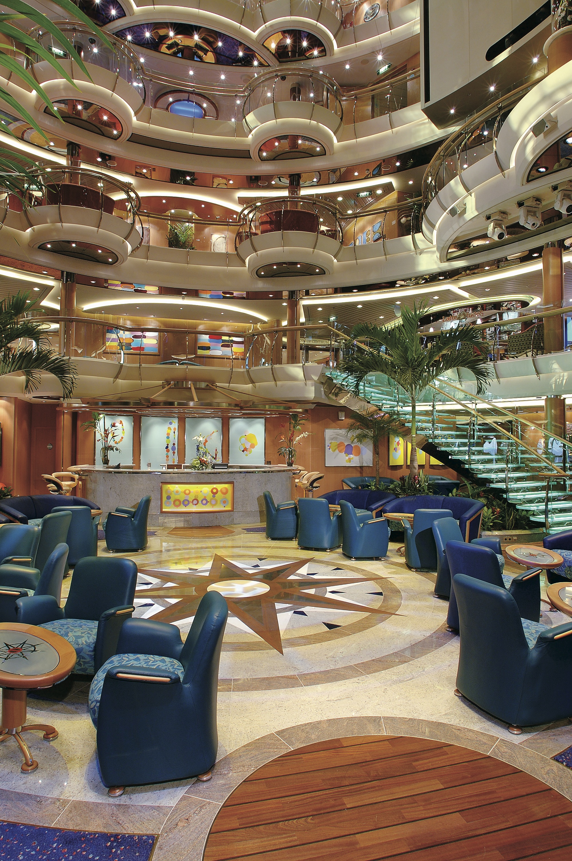 JEWEL OF THE SEAS CRUCERO ATRIUM CENTRUM VESTIBULO PRINCIPAL CRUCEROS ROYAL CARIBBEAN CRUISES